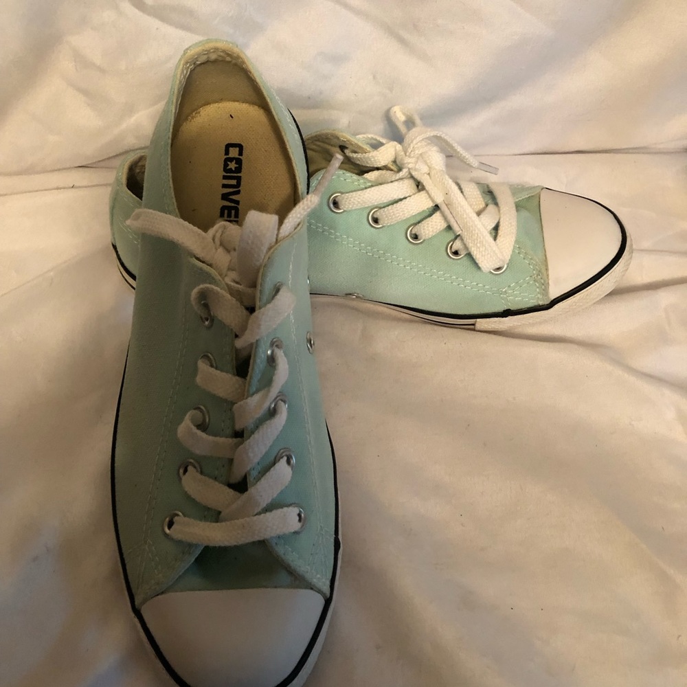 Mint green Converse Size 7